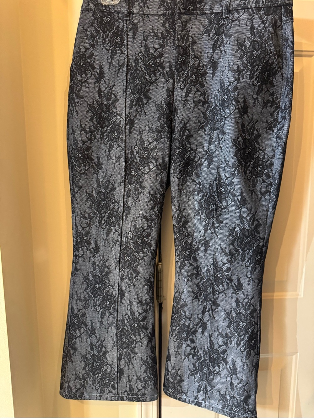 cinq à sept Black and Gray‎ Lace-Effect Trousers $345 size 14
